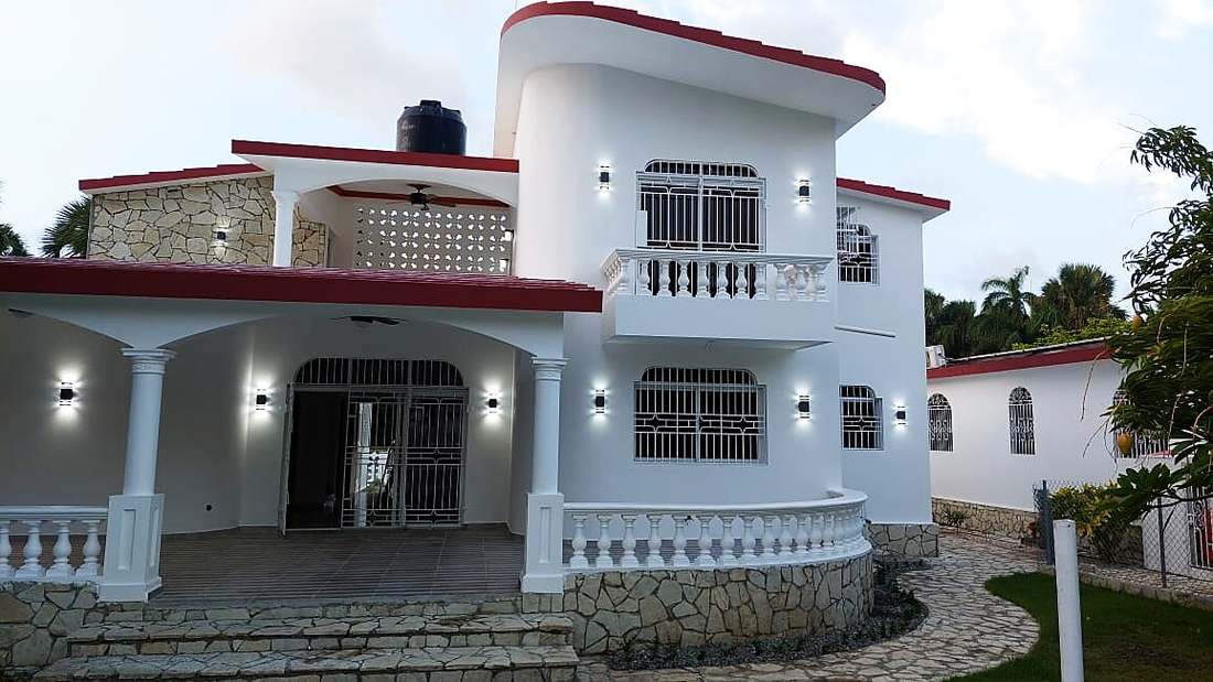 Façade complète de Casa Yaritza